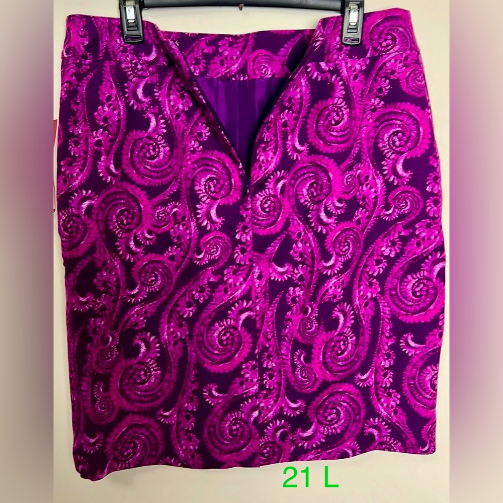 Pattern Skirt - Picture 3 of 4